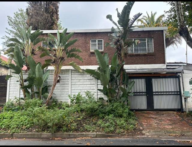 3 BEDROOM HOUSE FOR SALE IN EAST TOWN